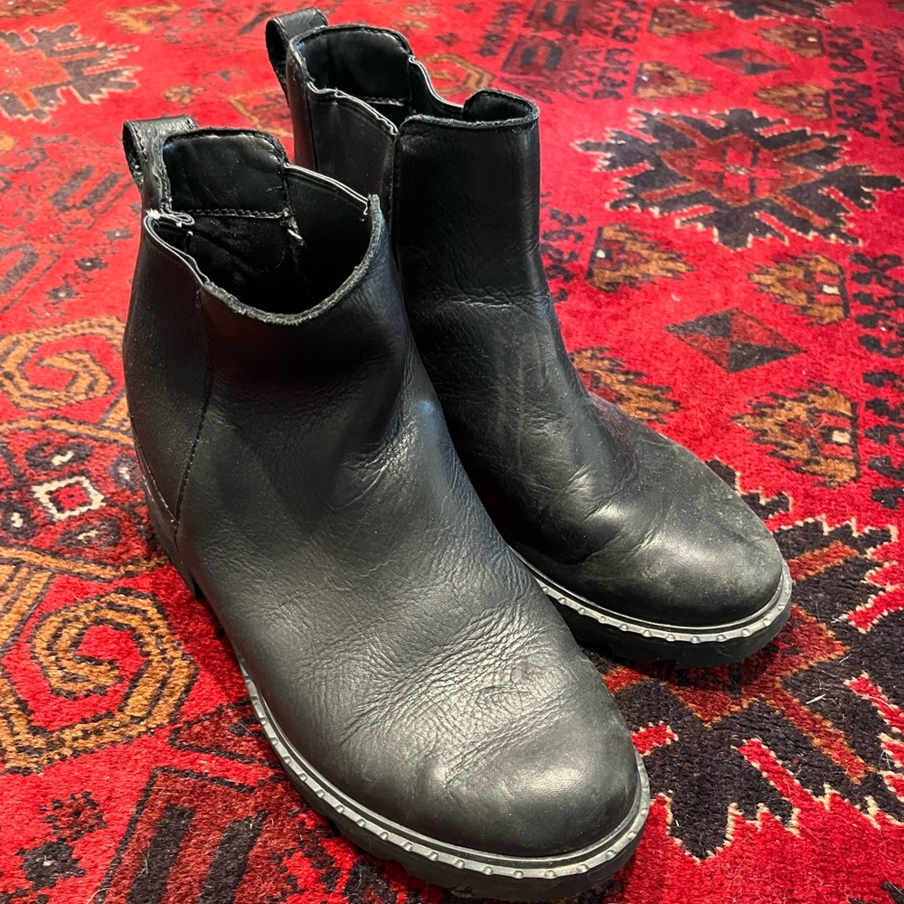 Sorel Women’s Black Leather Boots